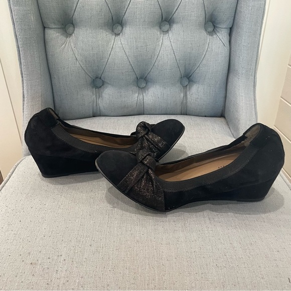 ANYI Lu Suede Scrunch Wedges size 38.5 EU. Equivalent to a 8 US. - Picture 4 of 5